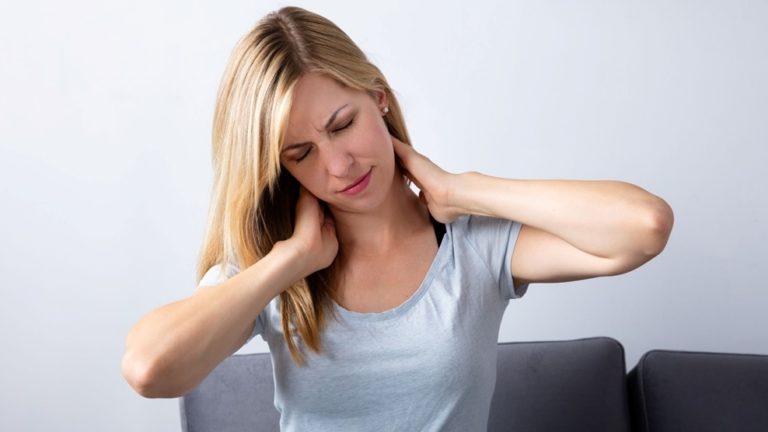 What Causes Neck Pain After Sleeping? - Vittamina